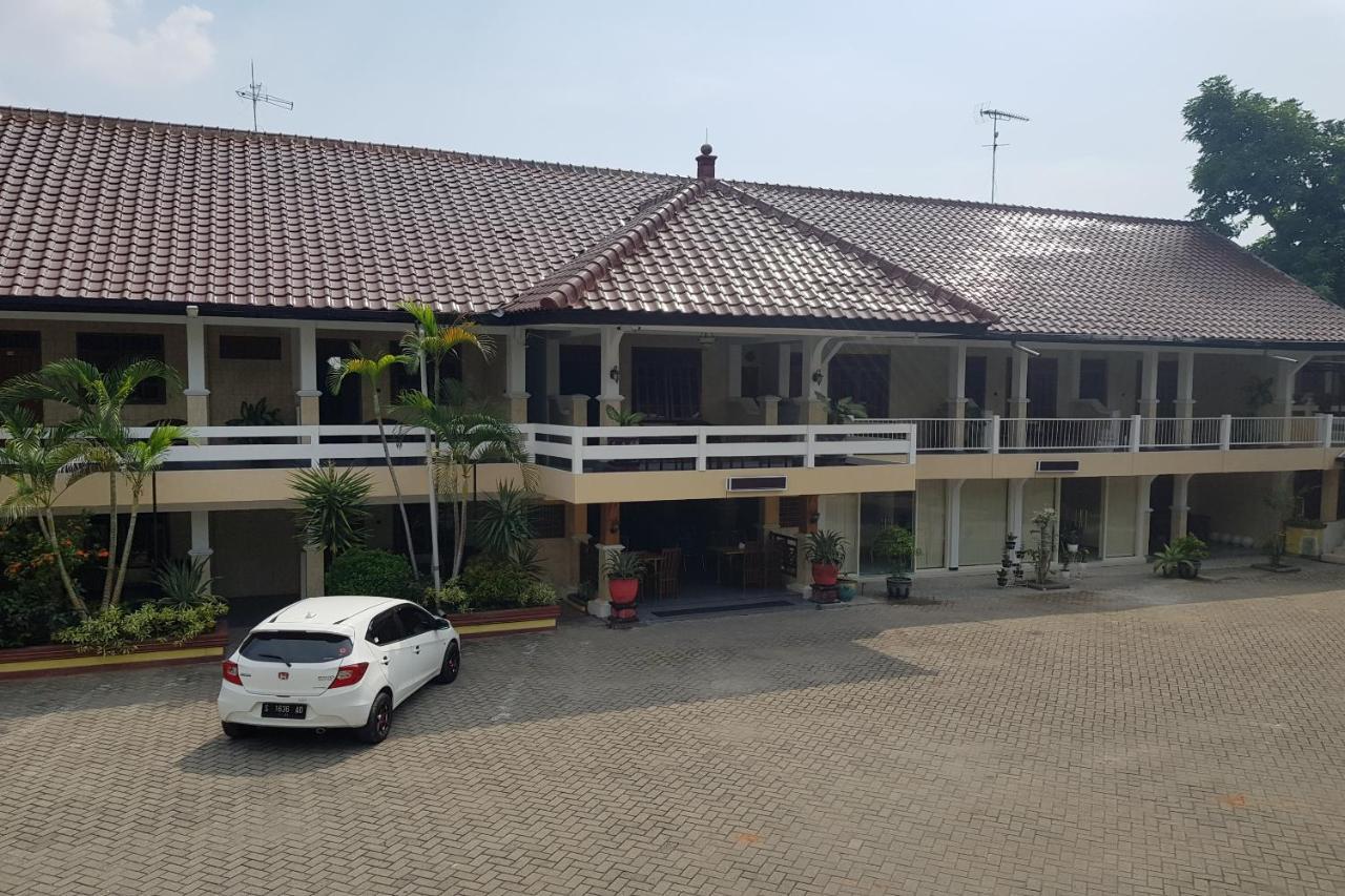 Oyo 2671 Wisma Djaja Syariah Hotel Bojonegoro ภายนอก รูปภาพ