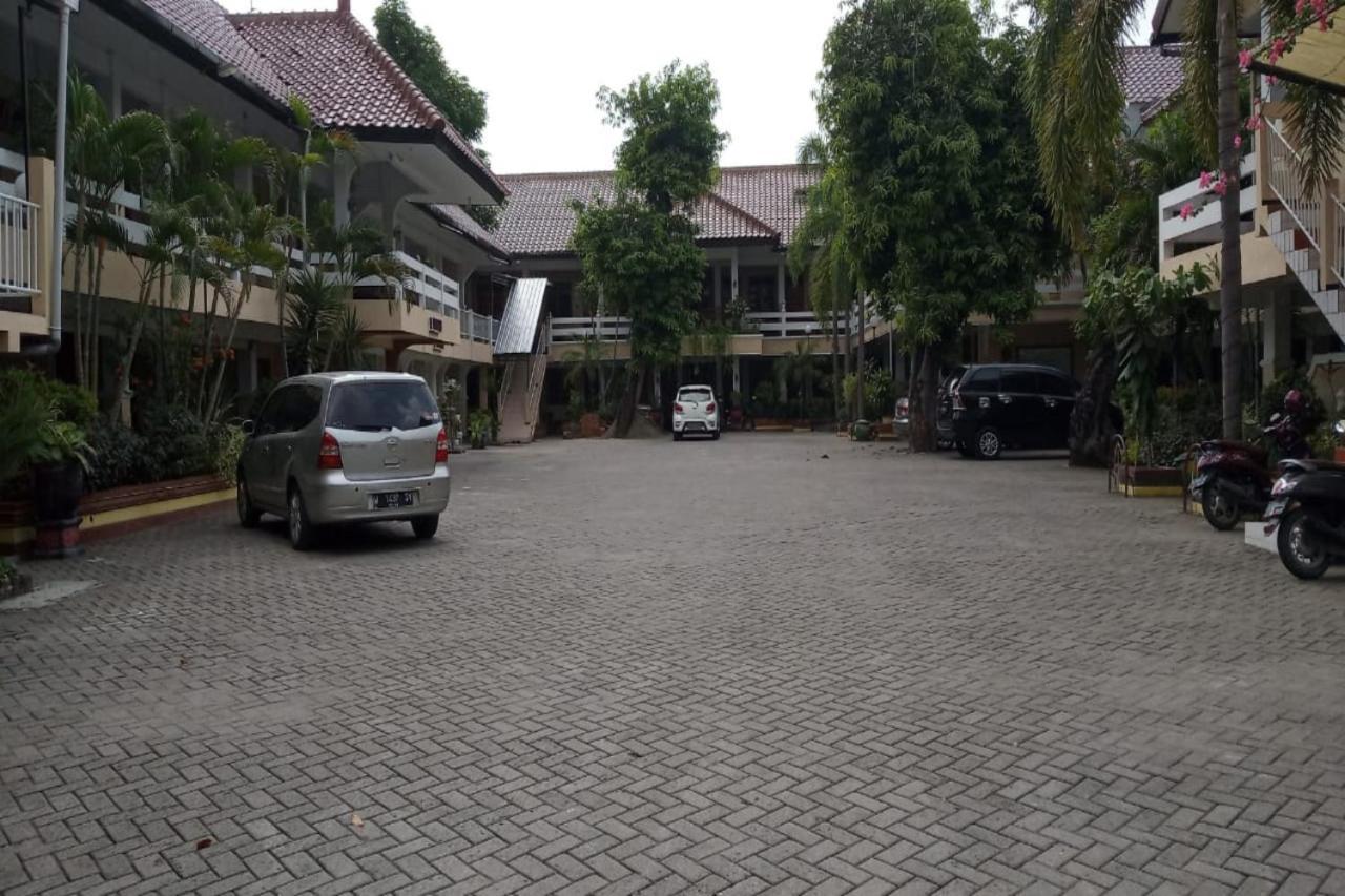 Oyo 2671 Wisma Djaja Syariah Hotel Bojonegoro ภายนอก รูปภาพ